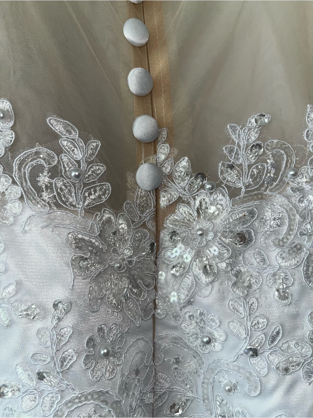 Breathtaking White Beaded Lace Wedding Dress - Beautiful - Picture 3 of 13